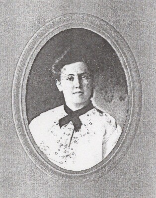 old scan of a portrait of Ruby Mary Cole Callin (1885-1973)